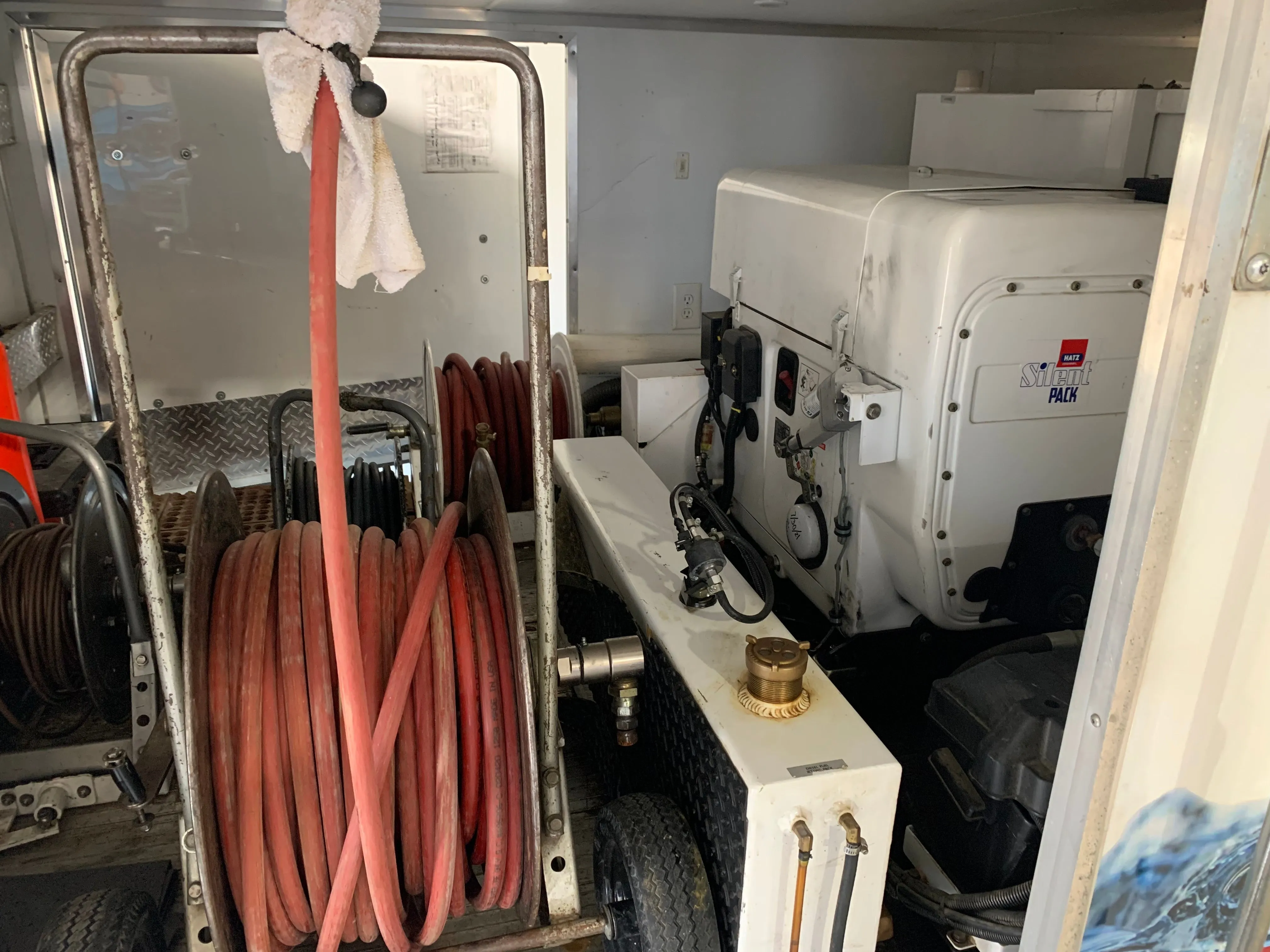 2014 U.S. Jetting 4018-300 Enclosed Trailer with Wireless Remote System Ready To Work