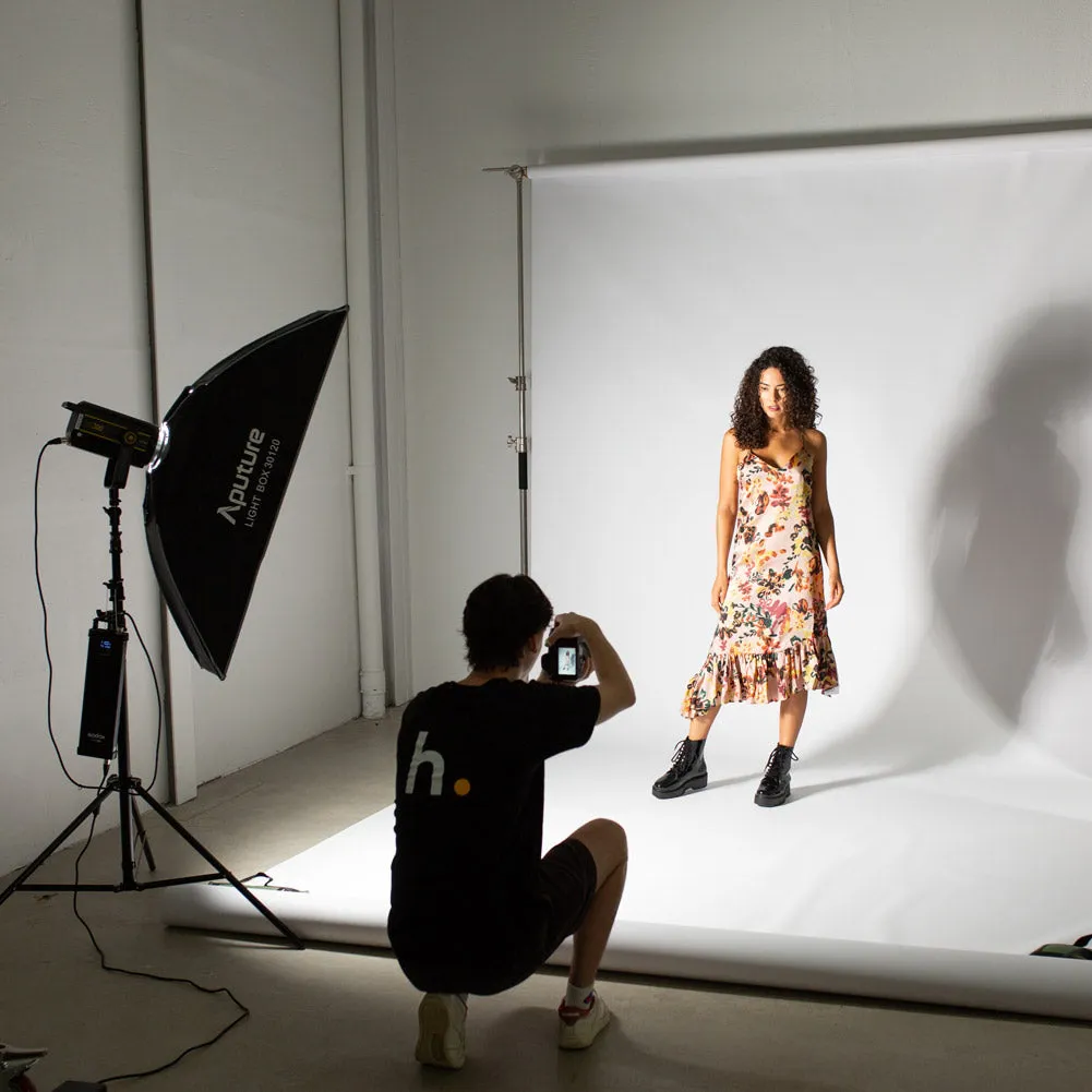 Aputure Light Box 30 x 120cm Includes Grid And Carry Bag (DEMO STOCK)