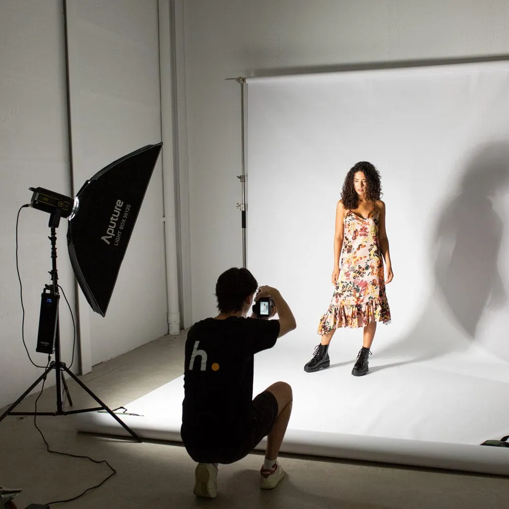 Aputure Light Box 30 x 120cm Includes Grid And Carry Bag (OPEN BOX)
