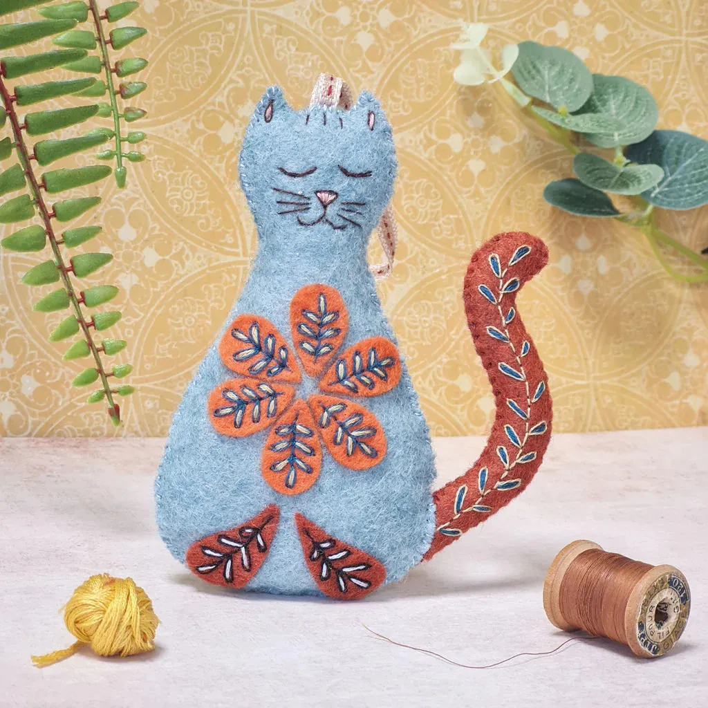 CORINNE LAPIERRE • Felt Embroidered Folk Cat Stitch Kit