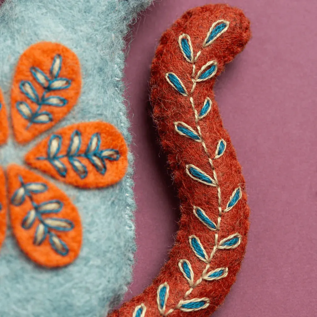 CORINNE LAPIERRE • Felt Embroidered Folk Cat Stitch Kit