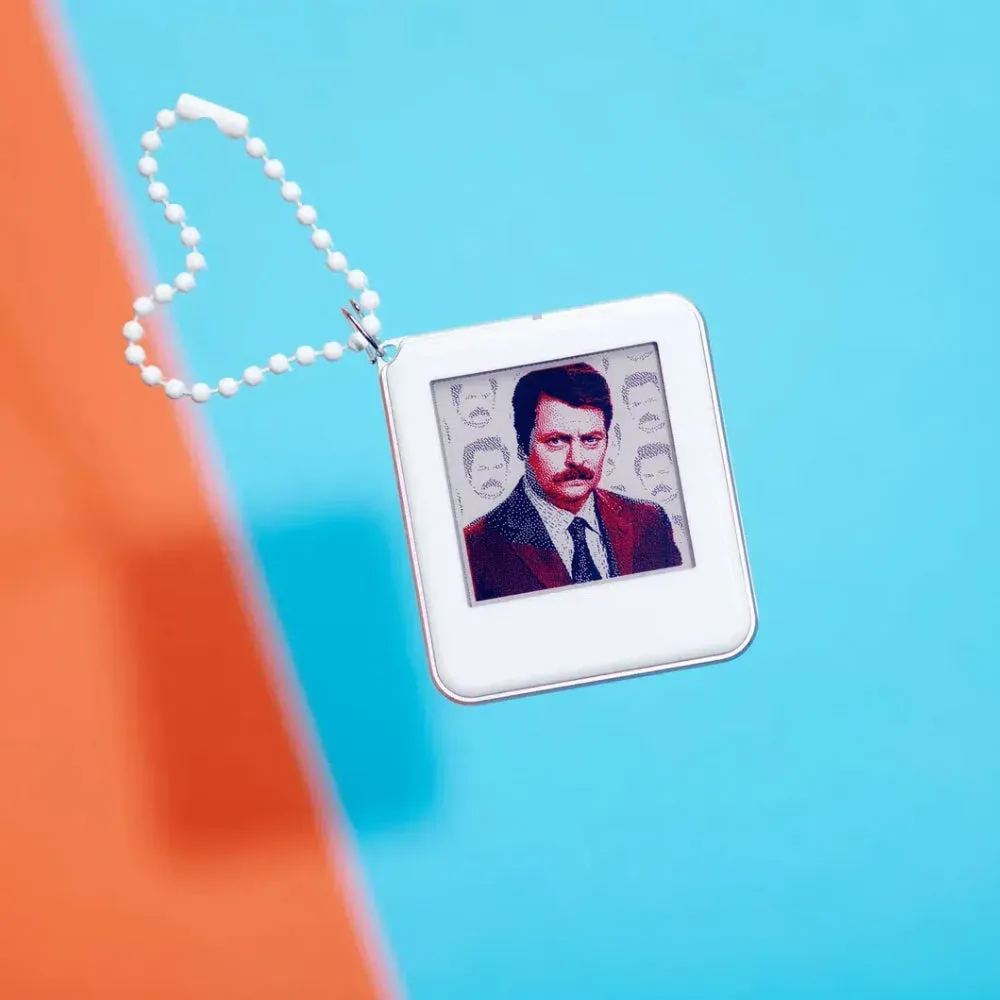 NFC Memory Keychains with E-Ink Photo Shifting Key Chains A Unique 1.54-inch Gift for Christmas