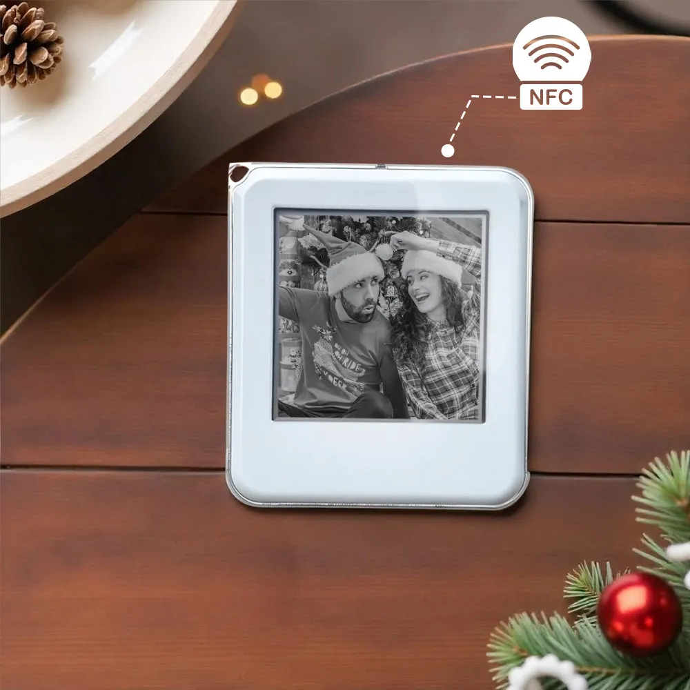 Personalized Photo Keychains 1.54-inch NFC Powered E-Ink Photo Keychains ¨C A Perfect Christmas Gift