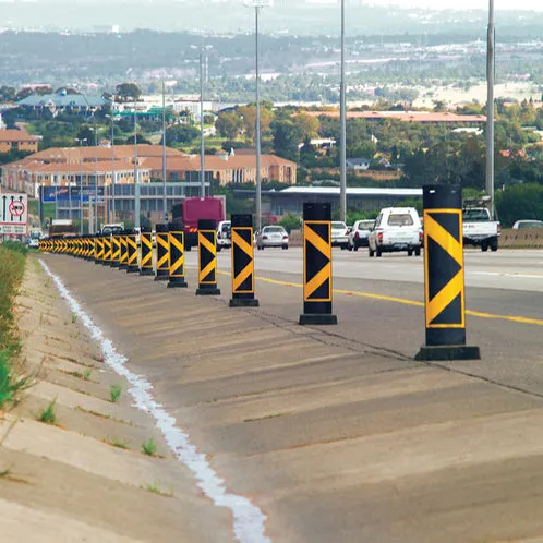 South African Chevron Reflective Road Delineators – Blade & Base