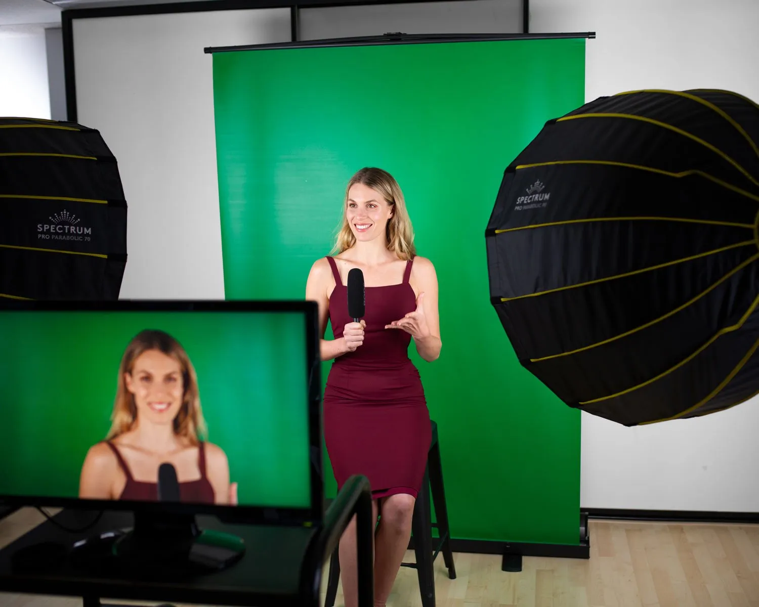 Spectrum Pro Collapsible Deep Parabolic Softbox 70cm/27.5" (Bowens Mount) (DEMO STOCK)