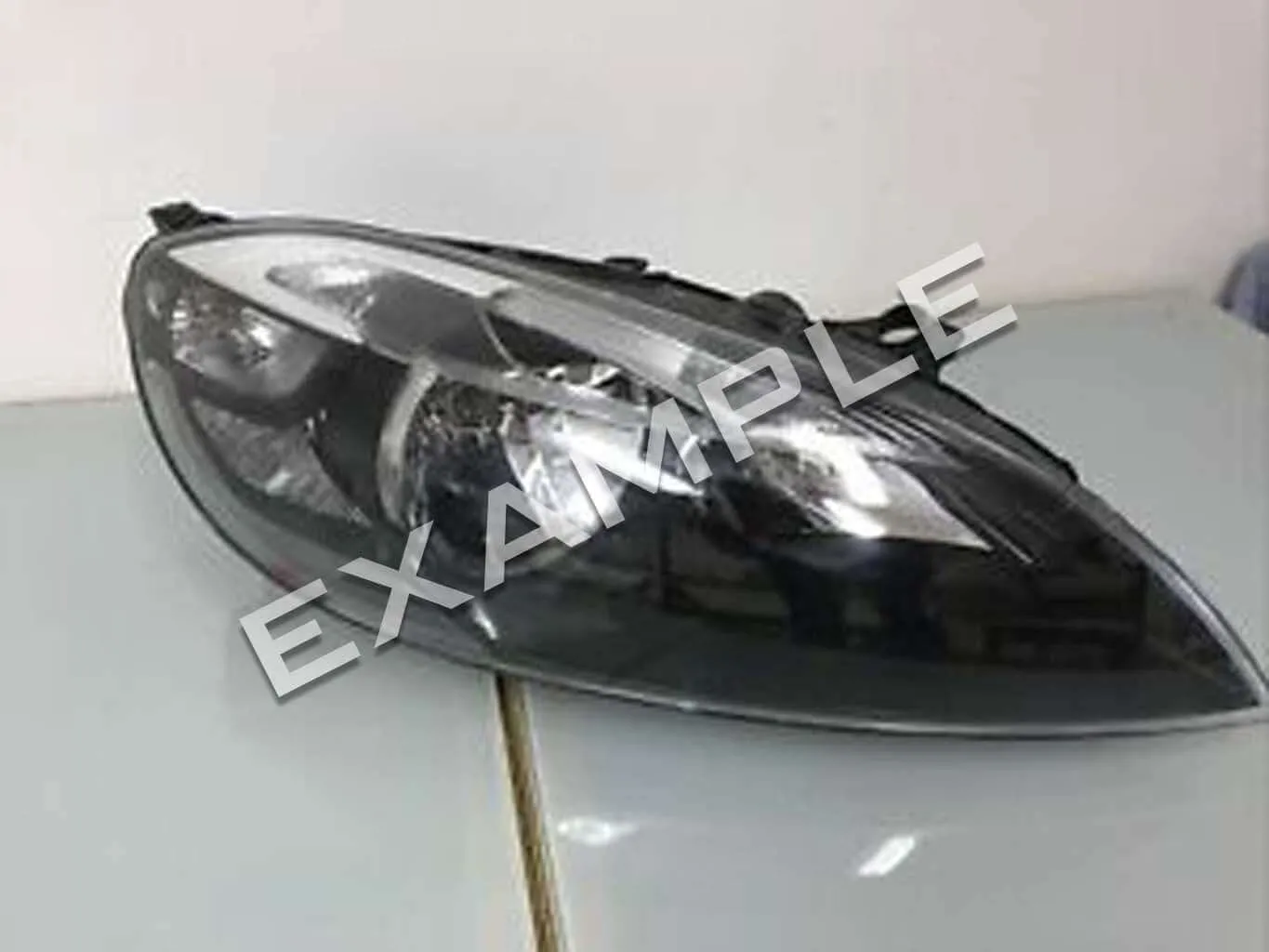 Volvo V40 (2012-2015) - Halogen to Bi-Xenon projector retrofitkit